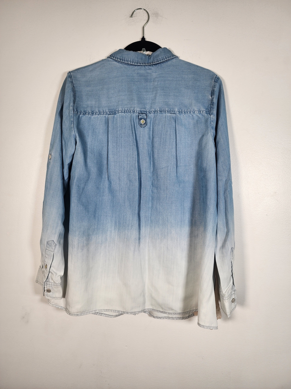 HOLDING HORSES Light Blue Ombre Boyfriend Denim Top - Picture 4 of 8